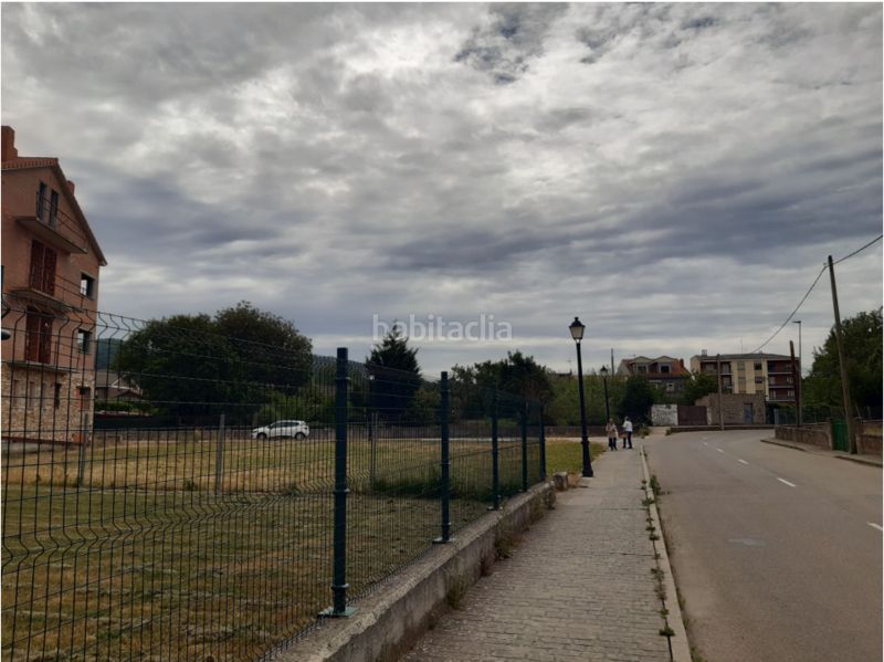 Foto e7c3ef75-353f-433e-918d-298140c366a9. Aparcament cotxe a Boñar