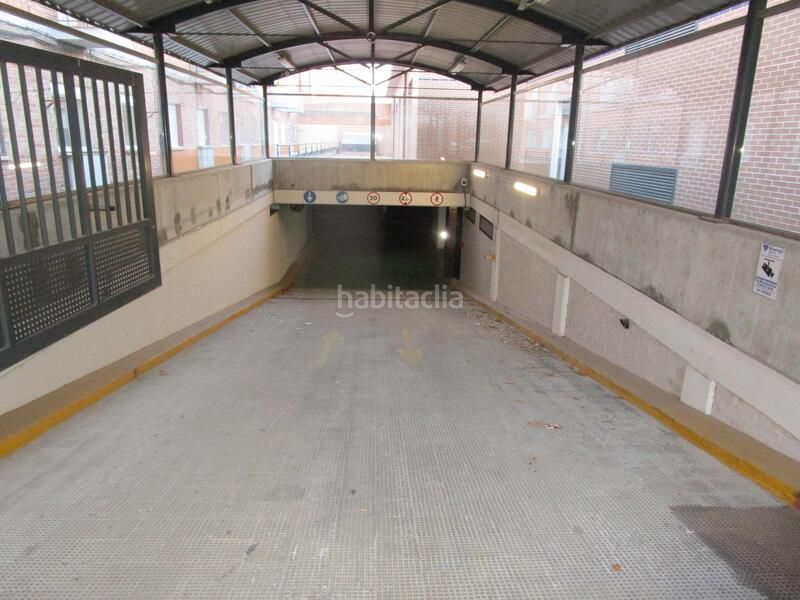 Foto d9d4b5a0-71d2-4b10-9bb6-d76f4c5b08de. Aparcament cotxe a Delicias Valladolid