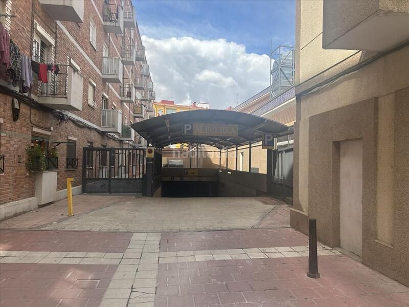 Foto 248c8617-642c-4c89-a776-65cc1e07d6d0. Aparcament cotxe a Delicias Valladolid