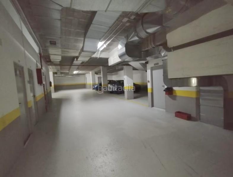 Foto f5a90770-fffc-44cb-94ea-4aa9a530fd62. Parking voiture dans Sardoma - Castrelos Vigo