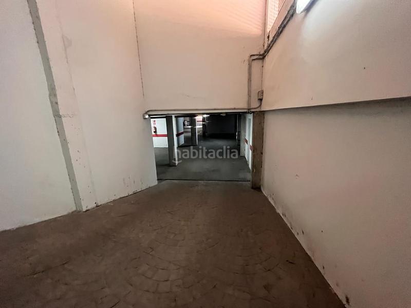 Foto 8e5c4dcd-2015-40a1-b4ca-2d5b53e7eefd. Car parking in Pantoja