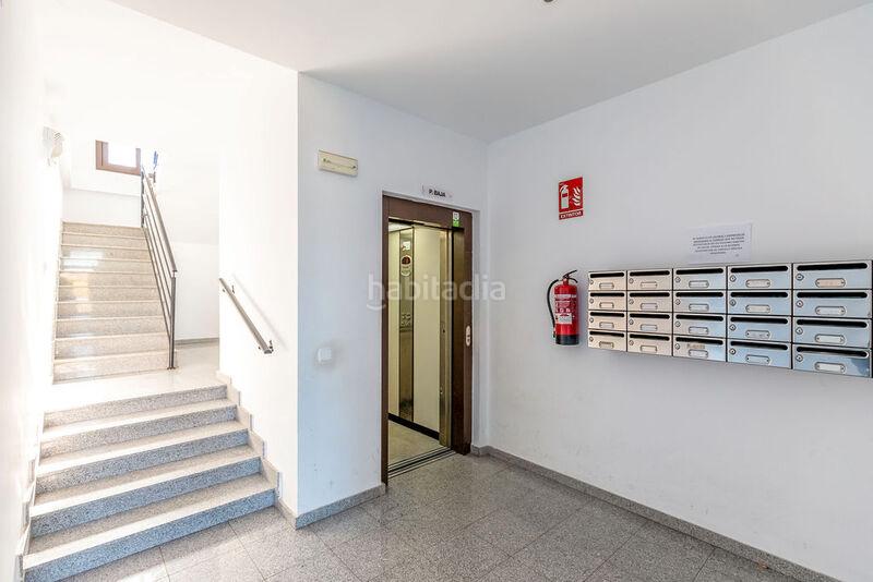 Foto f54447fd-ae80-41ff-99e1-efcd8cbf1b49. Car parking in Pantoja