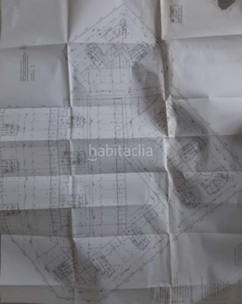 Foto c814636a-a7ee-4e22-aff1-a3bea1f539fb. Edificio en Castañeda