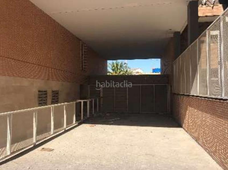 Foto bc1c0c9b-5c10-4515-a1e8-3f7f7d2c6d32. Car parking in Casarrubios del Monte