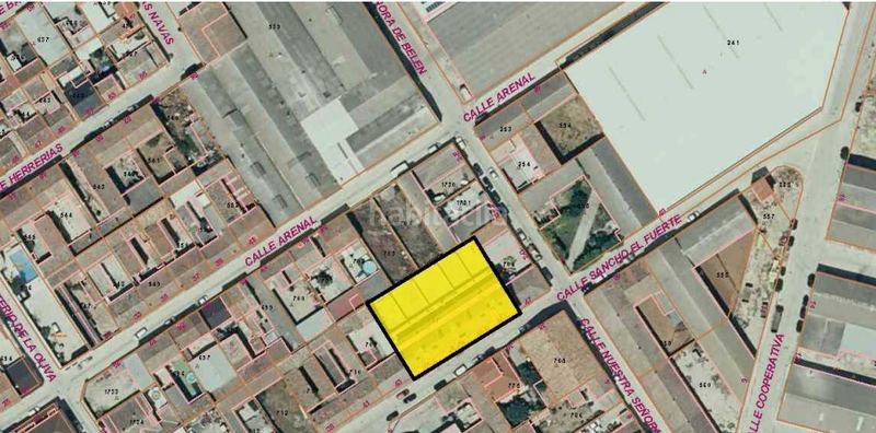 Foto 63daaed0-110e-4134-8a9e-485e9b895d19. Parking coche en Cadreita