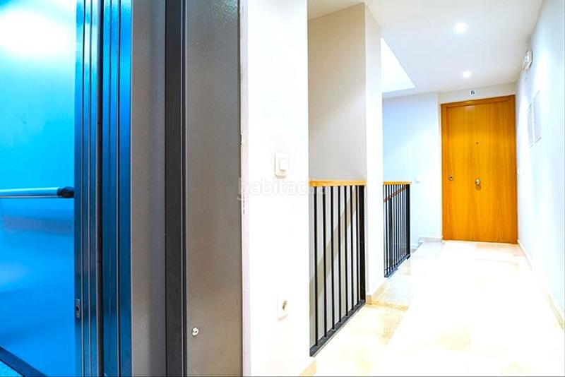 Foto c2cc2265-1382-45d8-b9a7-5c65bcf78414. Parking coche en Cadreita