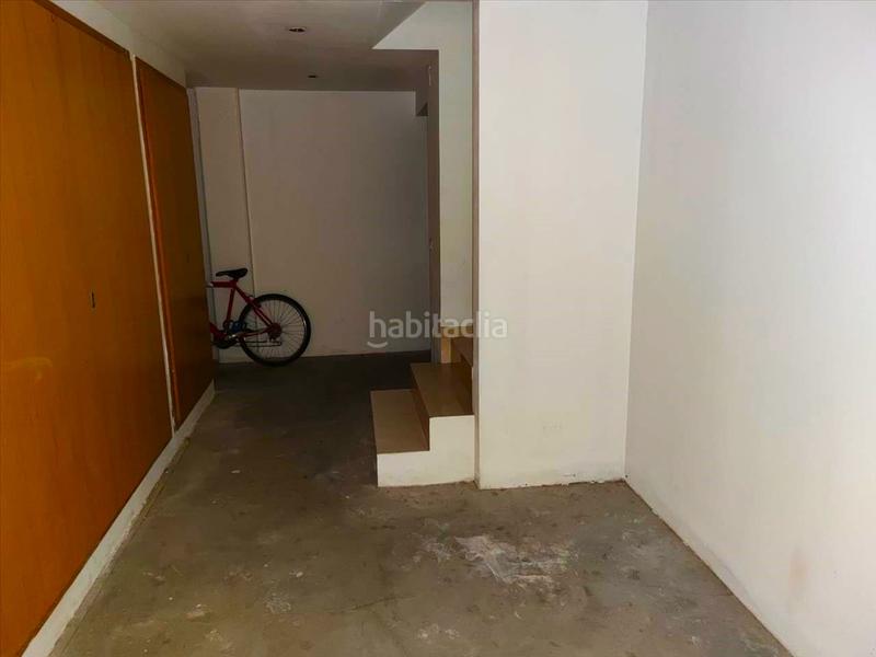 Foto d112e015-514d-4e88-87f8-13bcaebce869. Parking coche en Cadreita