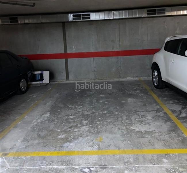Foto f1667747-ff9e-460f-8de3-07bc9f73bfa5. Aparcament cotxe a Riells i Viabrea
