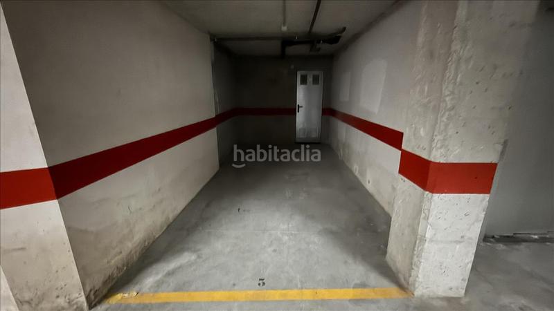 Foto 12b26dd4-e2cb-4dae-9dd2-d4fde594fe80. Aparcament cotxe a Sama Langreo