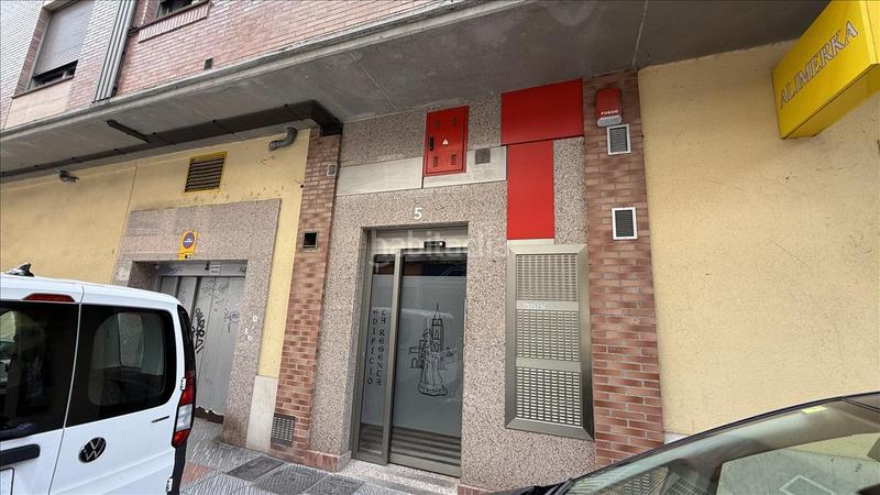 Foto 218222e2-c954-4035-a37e-dfa14dfca487. Aparcament cotxe a Sama Langreo
