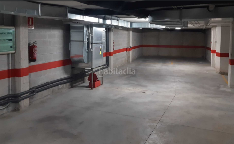 Foto 1e47e9ab-25db-4fc0-ad60-8155a3ded5fe. Parking coche en Sama Langreo