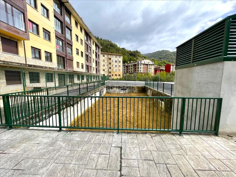 Foto 9647e4f9-d81c-4216-b82a-3c627afca067. Edificio en Aller