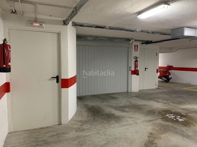 Foto 5a3bacdc-8599-4c39-9aa3-0b09bc32cf29. Parking coche en Los Remedios Sevilla
