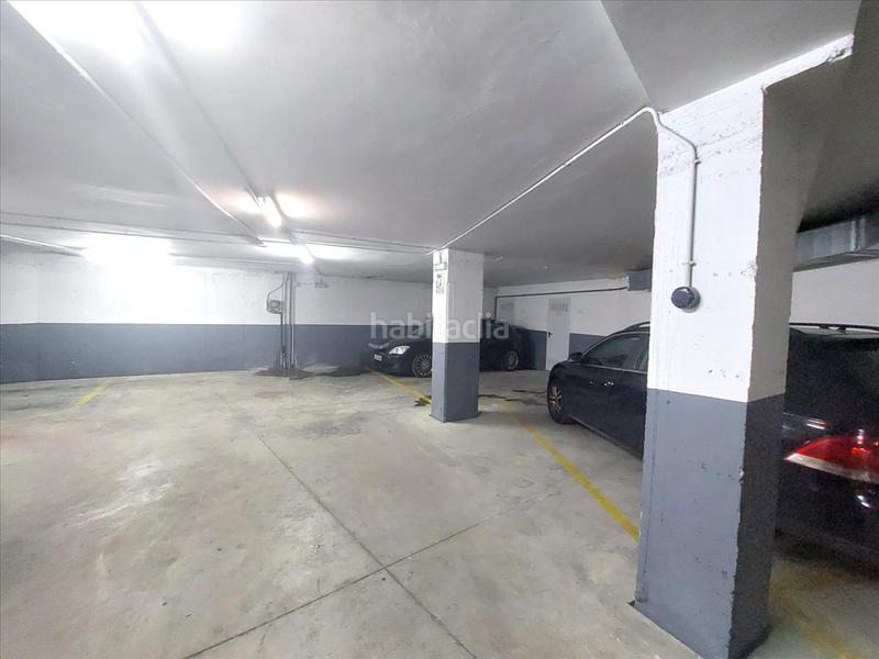 Foto 78a77504-ffe0-4f6d-994b-9d94980581a4. Parking coche en Barbadás