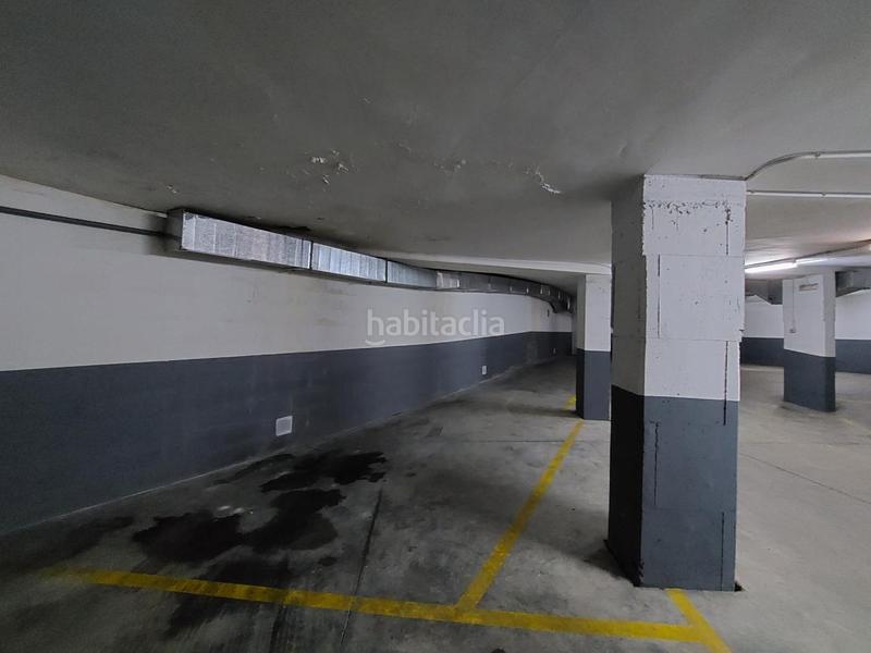 Foto c7dac9b6-2a74-456d-80a2-dfb50560b2bc. Parking coche en Barbadás