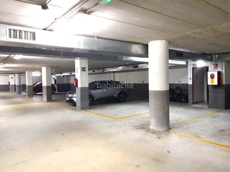 Foto ea603916-233e-42eb-b107-8b6f37ca7460. Parking coche en La Pereda Santander