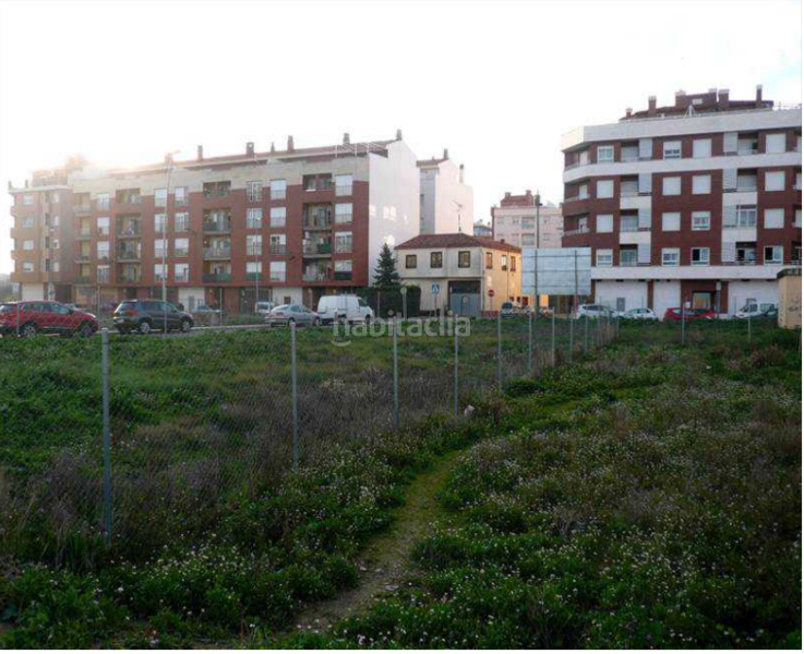 Foto db1b8d51-9053-408f-aa21-599d40d541c8. Terreno residenziale in Lardero