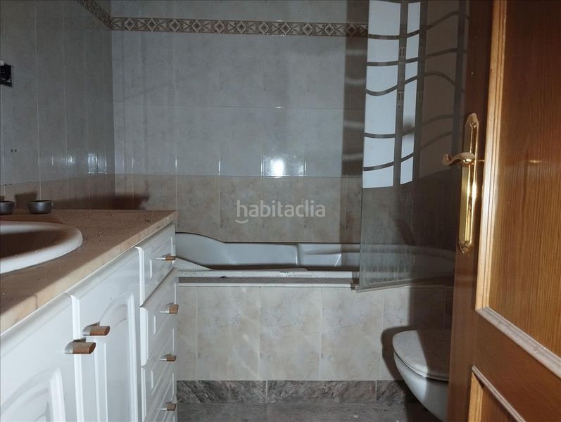 Foto 35382d9a-6a95-46b9-b8eb-3dee4cf79d0c. Casa a Sant Pere Nord Terrassa