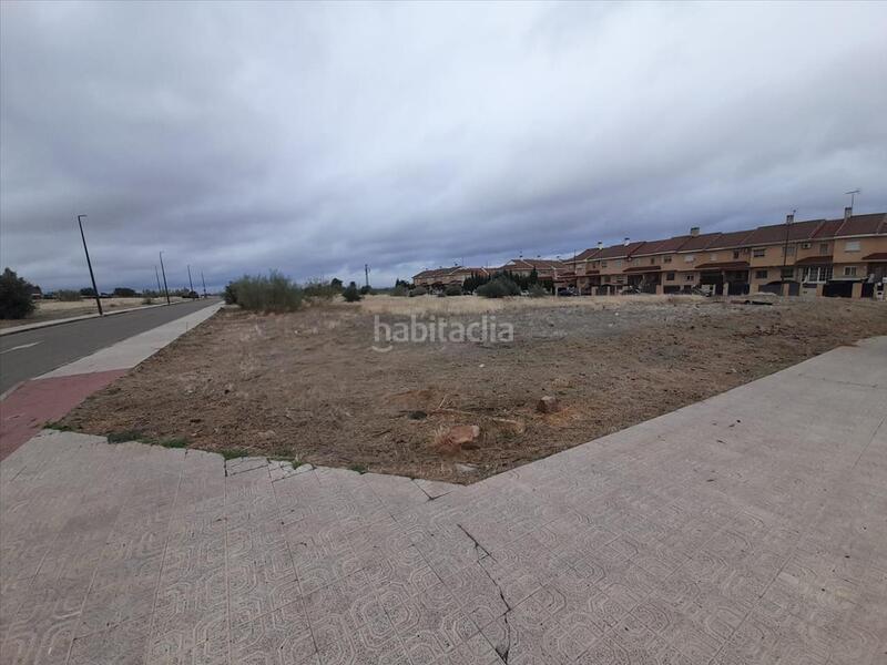 Foto 41215903-5d92-4e15-84c3-fa28d50763f3. Terreno residencial en PAU 2-600 Puertollano