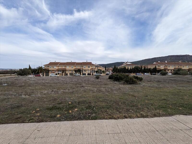 Foto f1efdeda-950f-4575-9a6b-a6e8da62c3e9. Terreno residencial en PAU 2-600 Puertollano