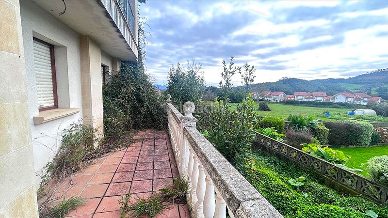 Foto a20eadf0-b077-4314-a786-b4e2db5ccf55. Casa amb aparcament a Arnuero