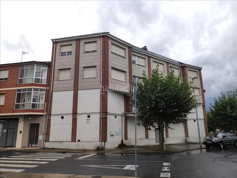 Foto f5e1be1a-645f-4d18-b154-754e1d730507. Local comercial a Cuatro Vientos Ponferrada