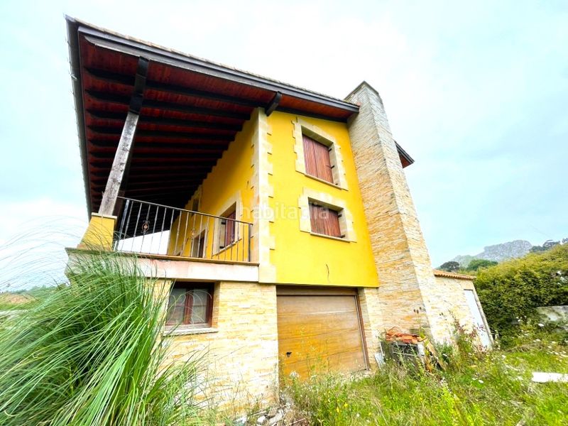 Foto eb4c291f-4b94-4553-beed-e3ee32c4a57a. Haus mit parking in Liendo