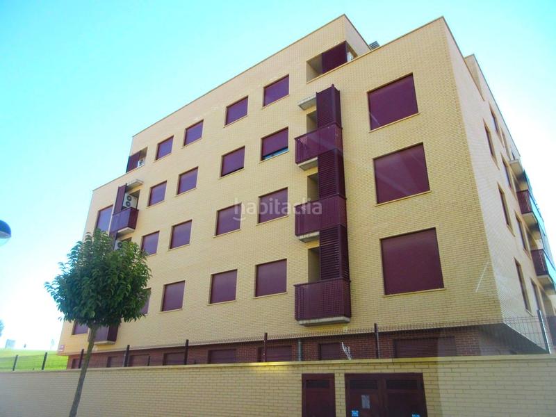 Foto af1403a1-f8d9-48b5-9b58-609e239fd6b7. Parking voiture dans Portillejo - Valdegastea Logroño