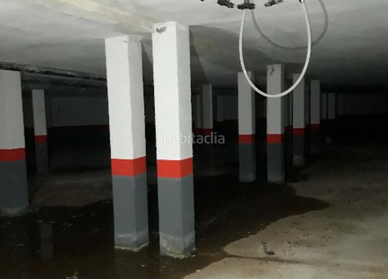 Foto c744386f-3ecd-4fc0-8135-95e11de2cf99. Parking coche en Santa Olalla