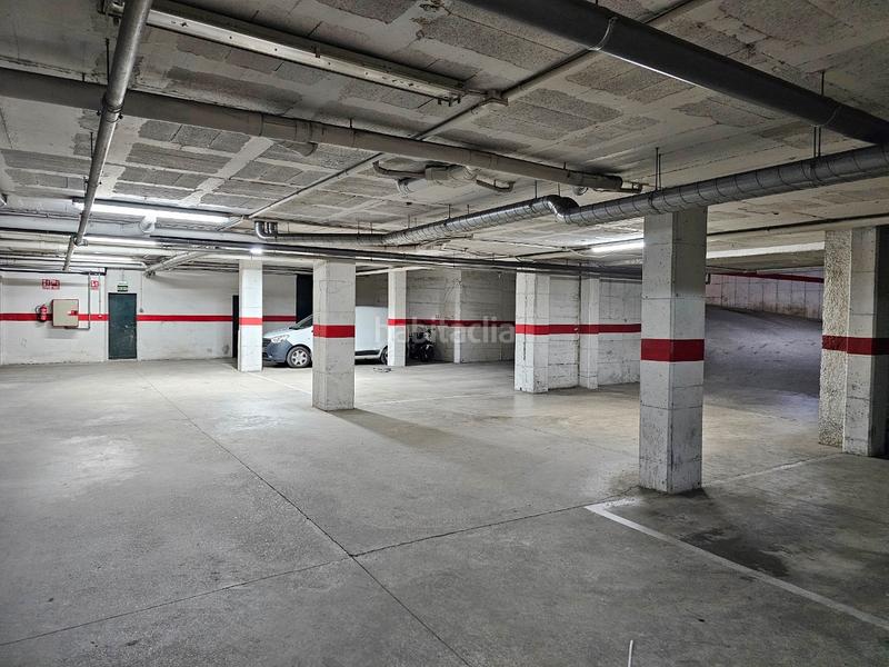 Foto be5c1231-a02a-4e1d-bcf4-2a8ec963cd14. Autoparkplatz in Santa Coloma de Farners