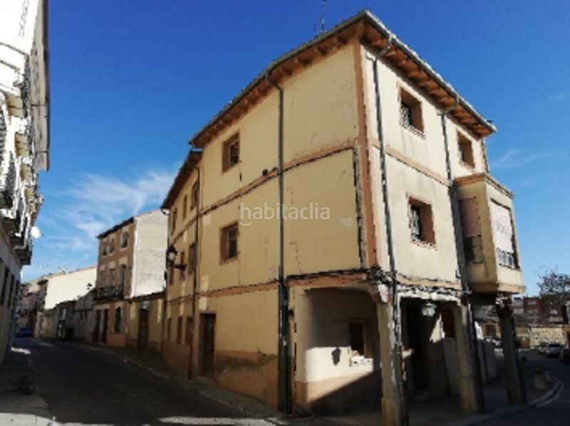 Foto b3361e9c-5b2d-42c0-bb7a-c6a59b469cee. Pis a Medina de Rioseco