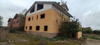 Piccolo appartamento  1 vial vi-vs. parcela