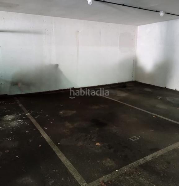 Foto c57f16d8-e33c-4e10-b326-4f5f8d541983. Parking coche en Somió Gijón