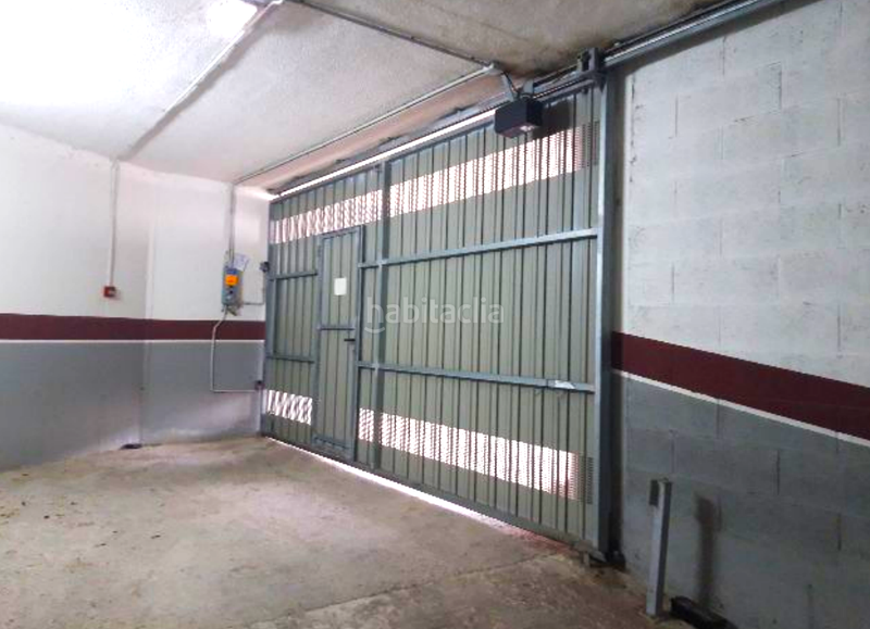 Foto 0591c8e1-235e-4c95-b6a6-265cf67ae7fb. Aparcament cotxe a Aller