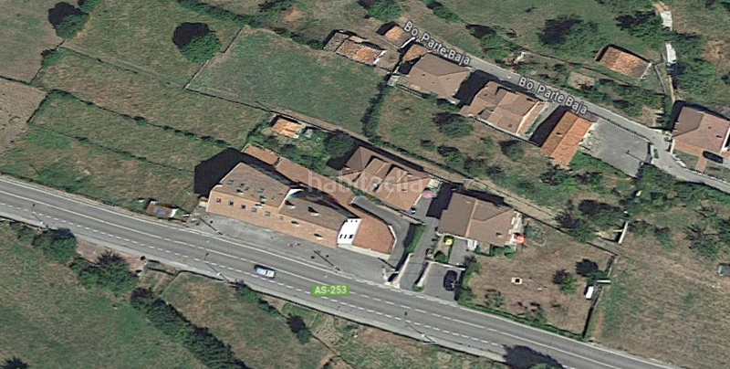 Foto 7f8e7ab6-f1b0-4d25-83d6-9a140ba8291a. Aparcament cotxe a Aller