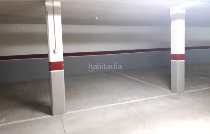 Foto e994a48b-fc16-435f-a8b9-eebb40569132. Aparcament cotxe a Aller