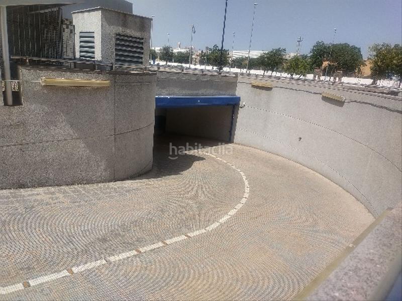 Foto cc410f4b-55dd-459d-a767-10edfaa3102a. Aparcament cotxe a San Jerónimo - La Bachillera Sevilla