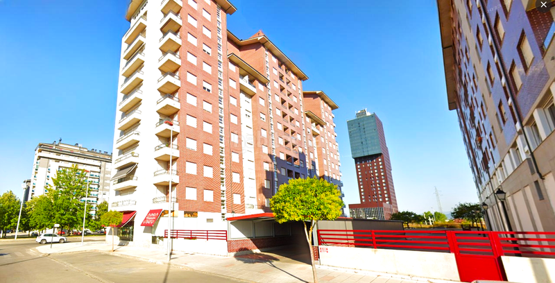 Foto 75c5c109-b47c-4ad7-9054-f8cd4444c1ba. Aparcament cotxe a Centro Ponferrada