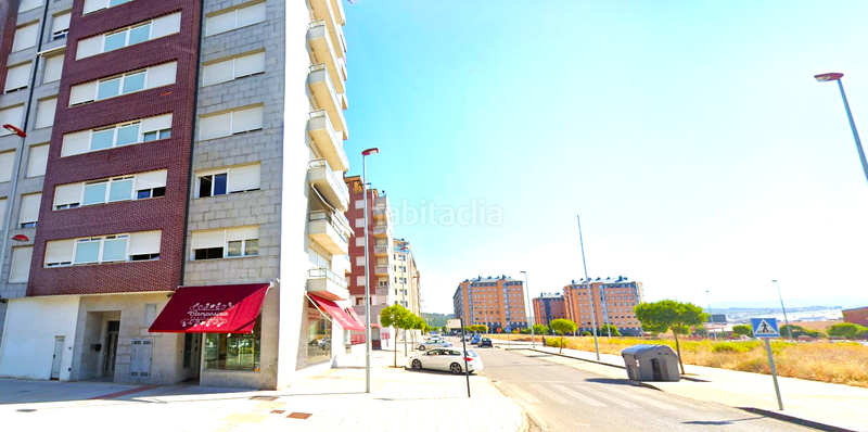 Foto ae8ad7a2-4cae-425e-8d0a-324bd3c2bc3e. Parking coche en Centro Ponferrada