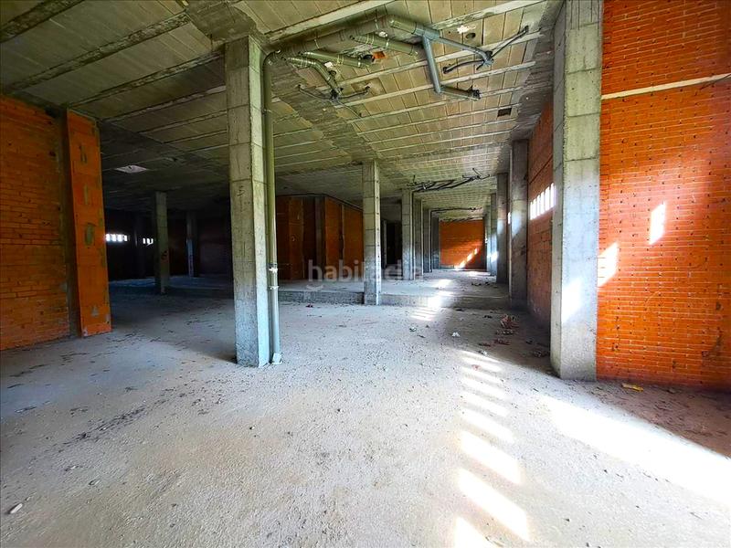 Foto e6996239-92e1-46ff-abfc-583edb9d9f6b. Local comercial a Flores de Sil - La Placa Ponferrada