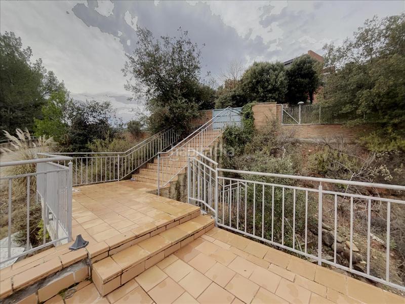 Foto 4bbf8a62-1d35-4a93-8ad6-488bf85526eb. House with parking in Matadepera