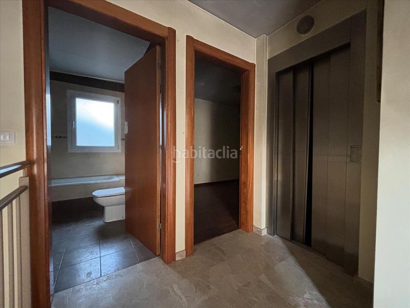 Foto f86140f5-b99c-4d9e-82f5-29eef7352daf. Maison avec parking dans Matadepera