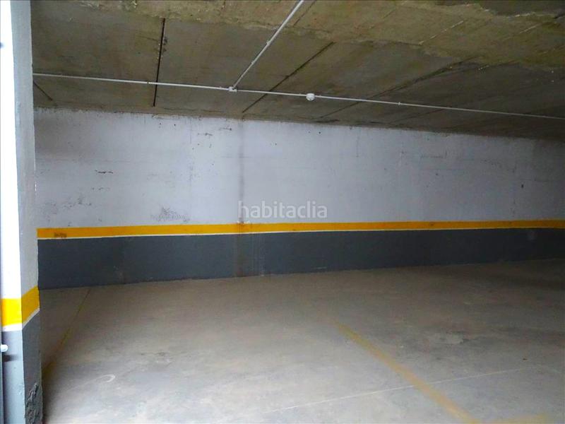 Foto cb0155e4-2528-420a-adb8-4a89582bb438. Parking coche en Alberite