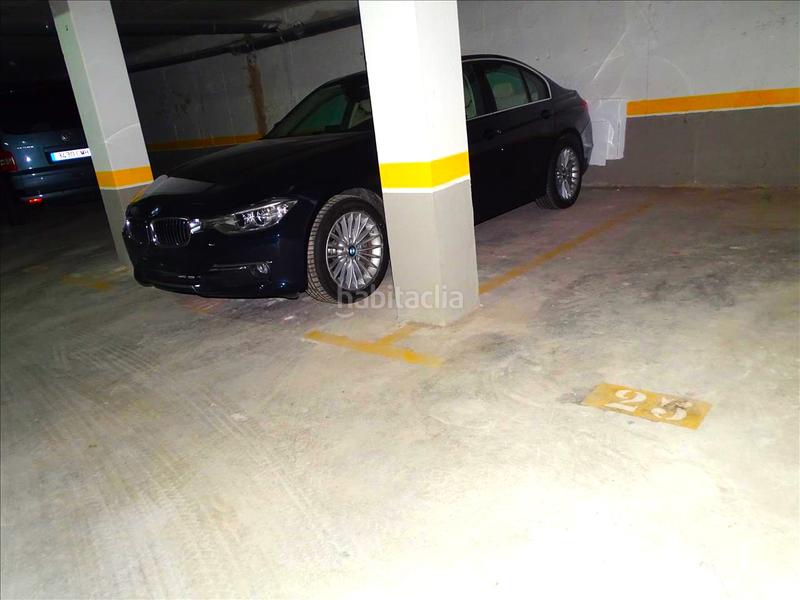 Foto df12680a-130e-4ee5-b6df-808b80decd43. Parking coche en Alberite