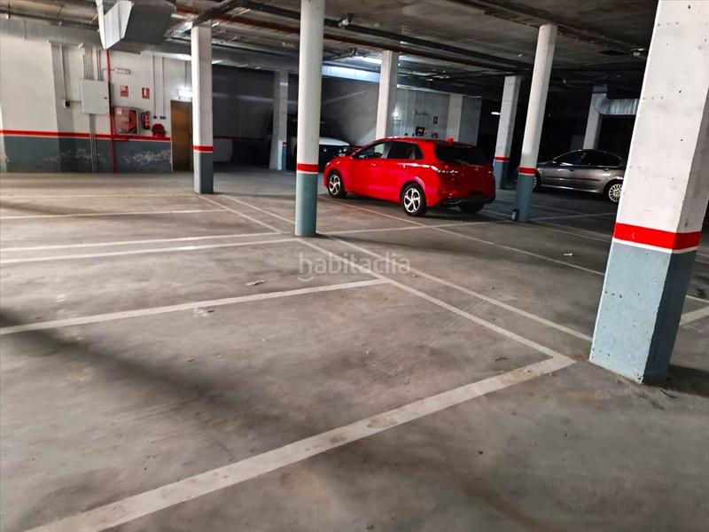 Foto 379e0902-2605-4111-a132-63a57c5685de. Parking coche en Valverde de la Virgen