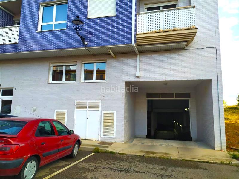 Foto 440f3fab-7c18-4926-9e8c-66c0caa12162. Parking coche en Valverde de la Virgen