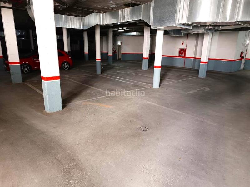 Foto b0fecc6b-681a-4044-8c9b-3ff9967d87c3. Parking coche en Valverde de la Virgen