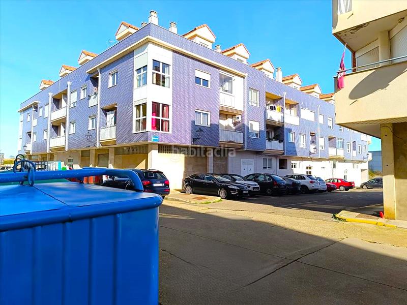 Foto ff67dd90-b74f-477e-8b9e-a3ff6ed40bf5. Parking coche en Valverde de la Virgen