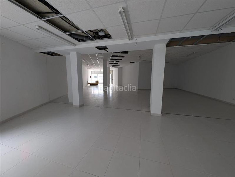 Foto 019ea5b1-1ebd-4ad1-8741-d5168408a943. Locale commerciale in Burela