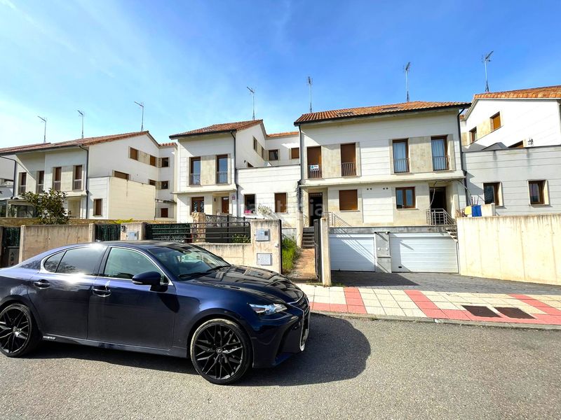 Foto fbb558dd-0fd3-4bf0-bbb8-dd776ab15ad8. Casa amb calefacció aparcament a Sariegos